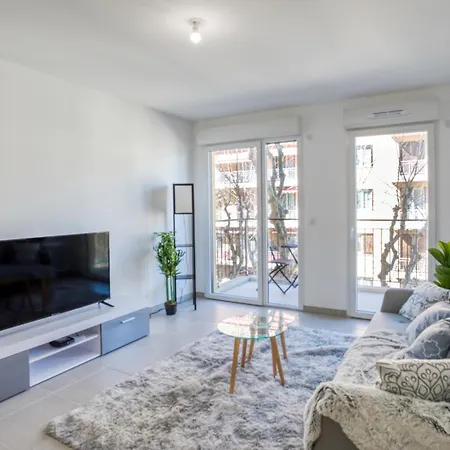 Riquier 1br Steps From Sncf